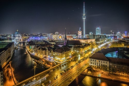 germany-visa-traveler-watch-city-lights-view